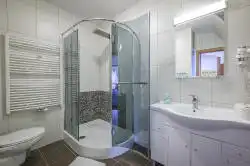 Badeværelse med bruser